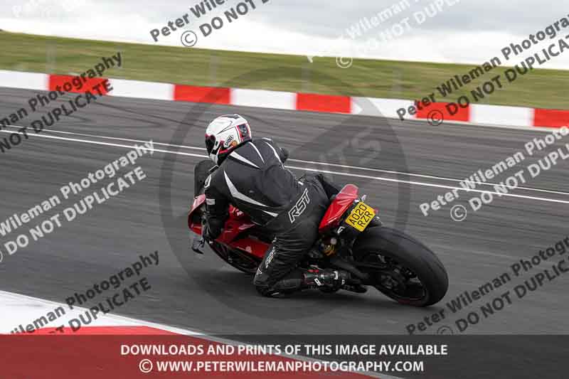 cadwell no limits trackday;cadwell park;cadwell park photographs;cadwell trackday photographs;enduro digital images;event digital images;eventdigitalimages;navarra;no limits trackdays;peter wileman photography;racing digital images;trackday digital images;trackday photos